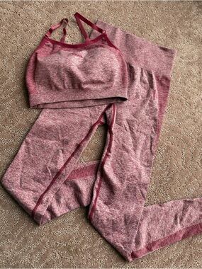 Gymshark Raspberry/ Burgundy Seamless Sports Bra & Leggings Set XS